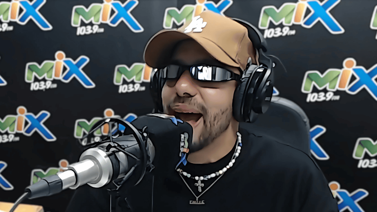Andrés Altafulla, ganador de La casa de los famosos, en la cabina de Mix