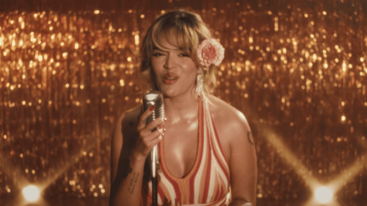 Karol G en el video de "Se puso linda"