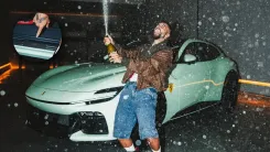 En la foto: Maluma y Ferrari purosangue