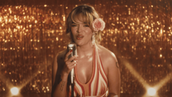 Karol G en el video de "Se puso linda"