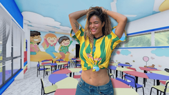 Colegio construido por Karol G. Adelante: Karol G